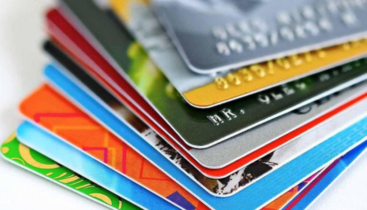 حذف فیزیکی کارتهای بانکی یک گام مثبت/ سازگاری با استانداردهای معتبر بینالمللی