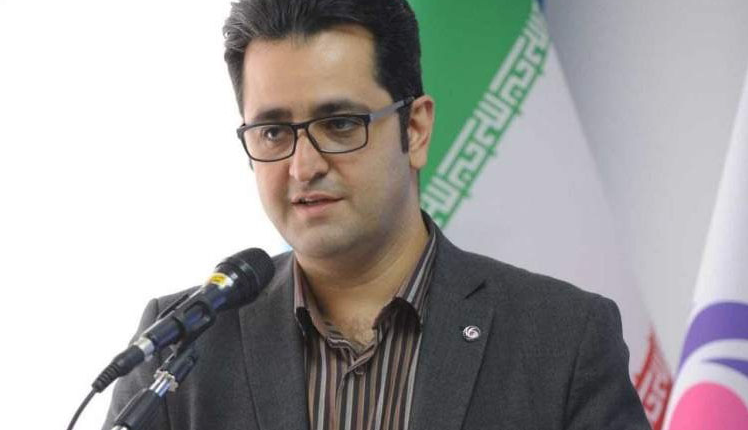 بهترین تبلیغ در نقطه اتصال بانک و مشتریان انجام می شود